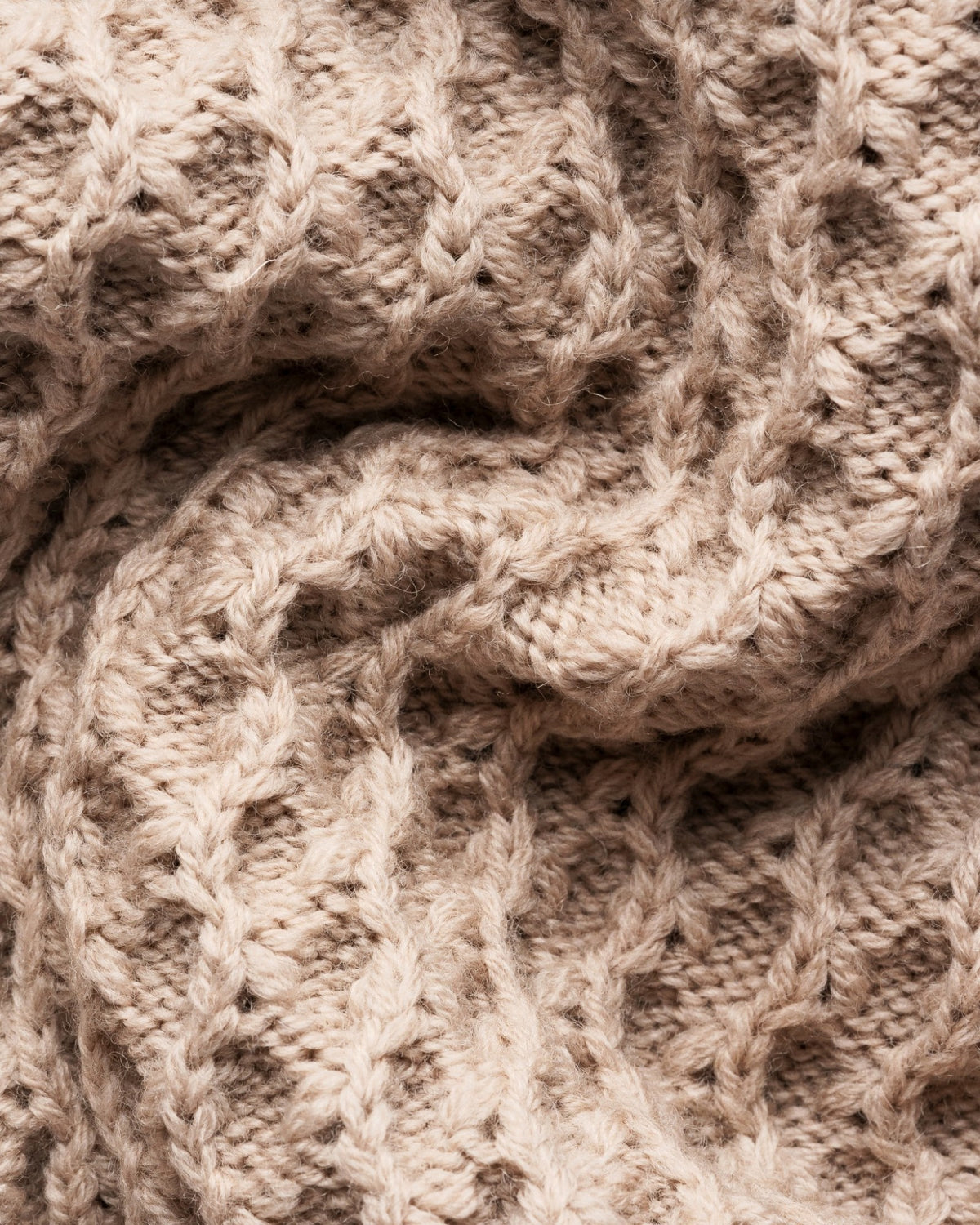 Merino Heavy Structure Turtle Neck Jumper Beige
